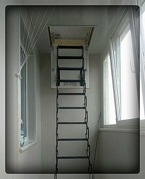 Двухуровневая лоджия, складная чердачная лестница: фото в Астаны