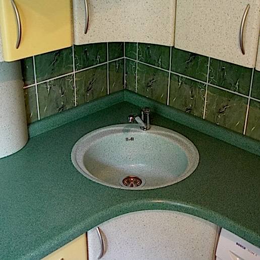 Как выбрать кухонную мойку: описание, характеристики, фото, отзывы, цены. Мойки из нержавейки, каменные, из эмали, угловые и круглые, в столешницу. Кухонные мойки купить по выгодной цене. Дон Балкон (342) 299-99-66. Купить встроенную кухню на заказ в Астаны по низкой цене.