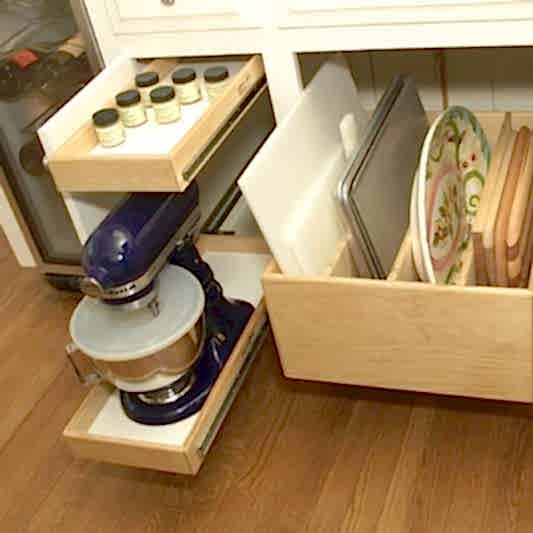 Выдвижные ящики на кухне. Дон Балкон (342) 299-99-66